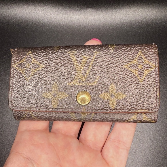 Louis Vuitton Accessories - Louis Vuitton Monogram Four Ring Key Holder *AS IS*